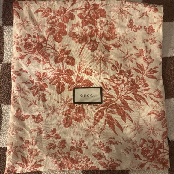 Gucci Mickey Mouse Bucket Bag with Authentic Bag for Storing - NWT - Picture 9 of 10